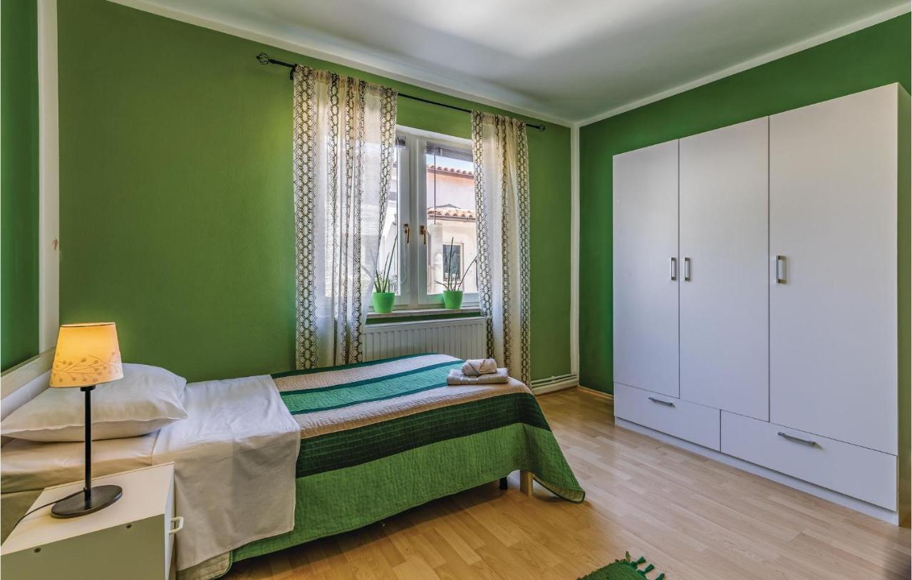 Gorgeous Apartment In Pula With Kitchen Ngoại thất bức ảnh