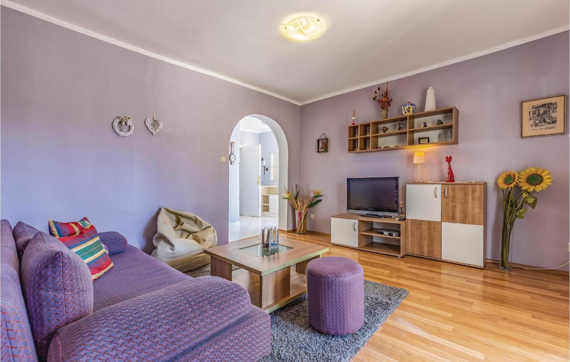 Gorgeous Apartment In Pula With Kitchen Ngoại thất bức ảnh